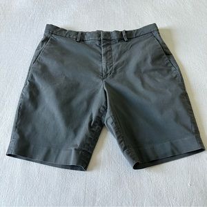 Uniqlo Chino Shorts Mens Sz 30-33 Dark Gray Casual  Stretch